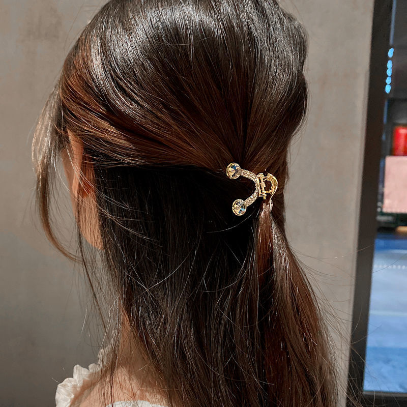 New geometric triangular small hair clips for women with a high-end feel, water diamond hair clips for the back of the head, and hairpin bangs clips for the forehead Specification drawing