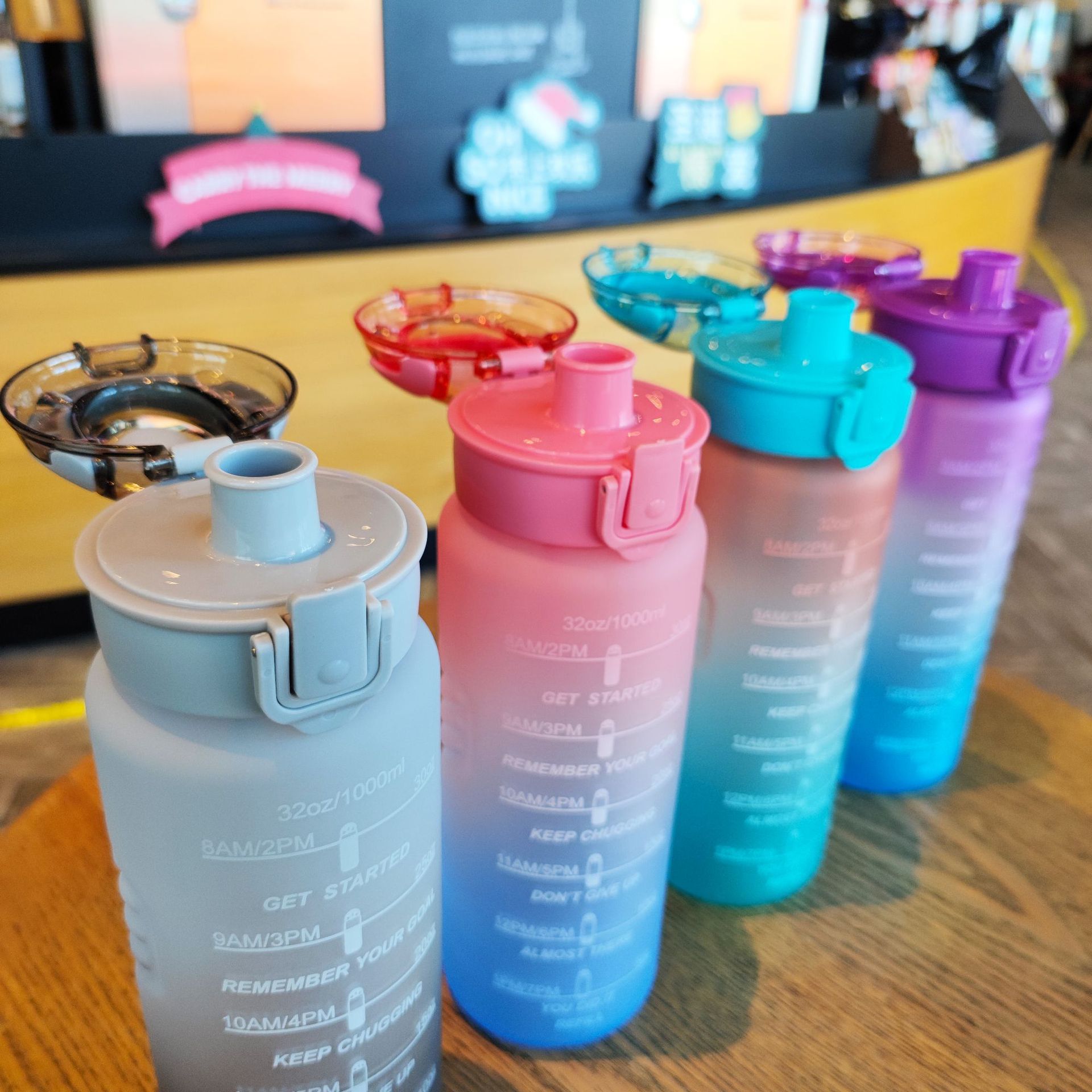 Wholesale summer high-appearance-level large-capacity water cups with tea separators, gradient color water bottles, frosted direct drinking sports water bottles Specification drawing