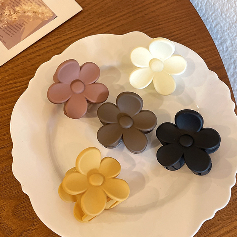 High ponytail fixed clip, small flower clip, shark clip at the back of the head, cute matte five-petal flower hairpin details Picture