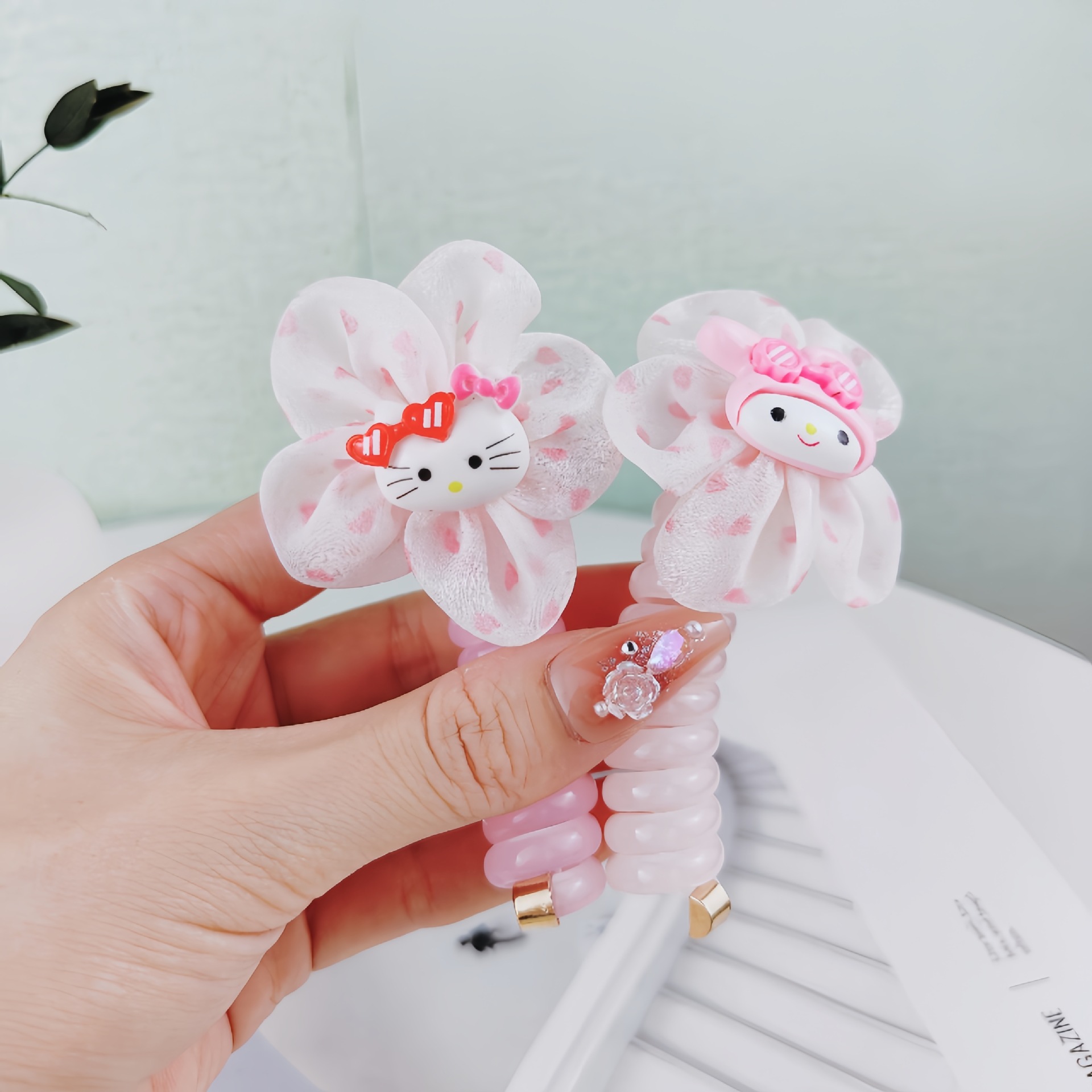 Children's curly telephone line hair tie, little girl bubble braid hair rope, high elasticity, no damage to hair, 2024 new style hair accessory Application Scenario