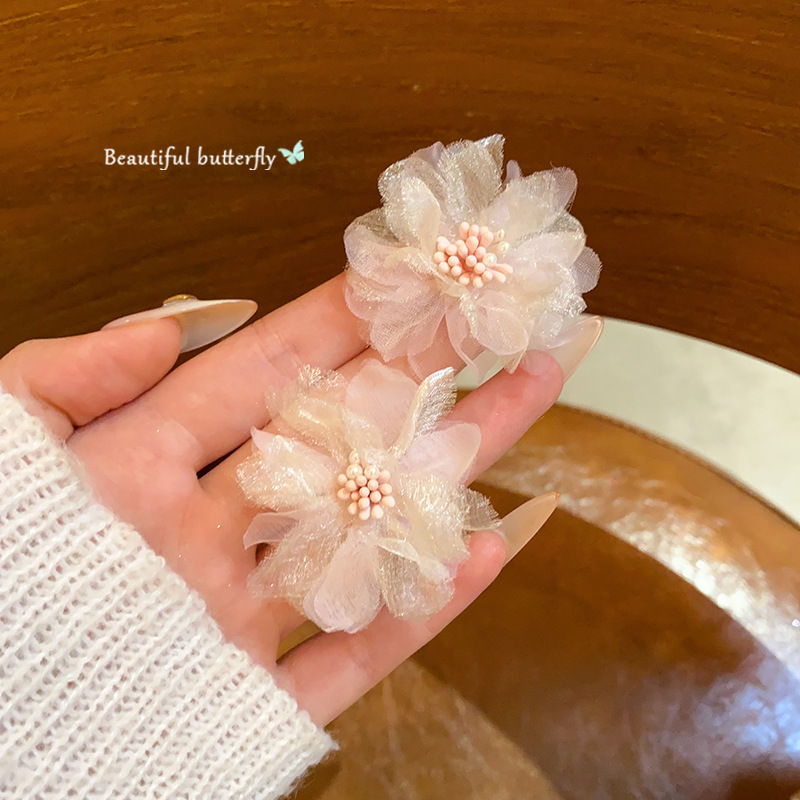 Fabric chiffon flower ear studs 2025 new style, super ethereal and high-end earrings, sweet and niche earrings wholesale full figure