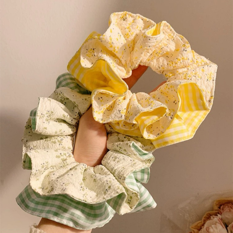 Spring Whispers ~ Yellow checkered large intestine hair tie for women, a laid-back and elegant style, hair rope bun hairstyle, hair tie headwear details Picture