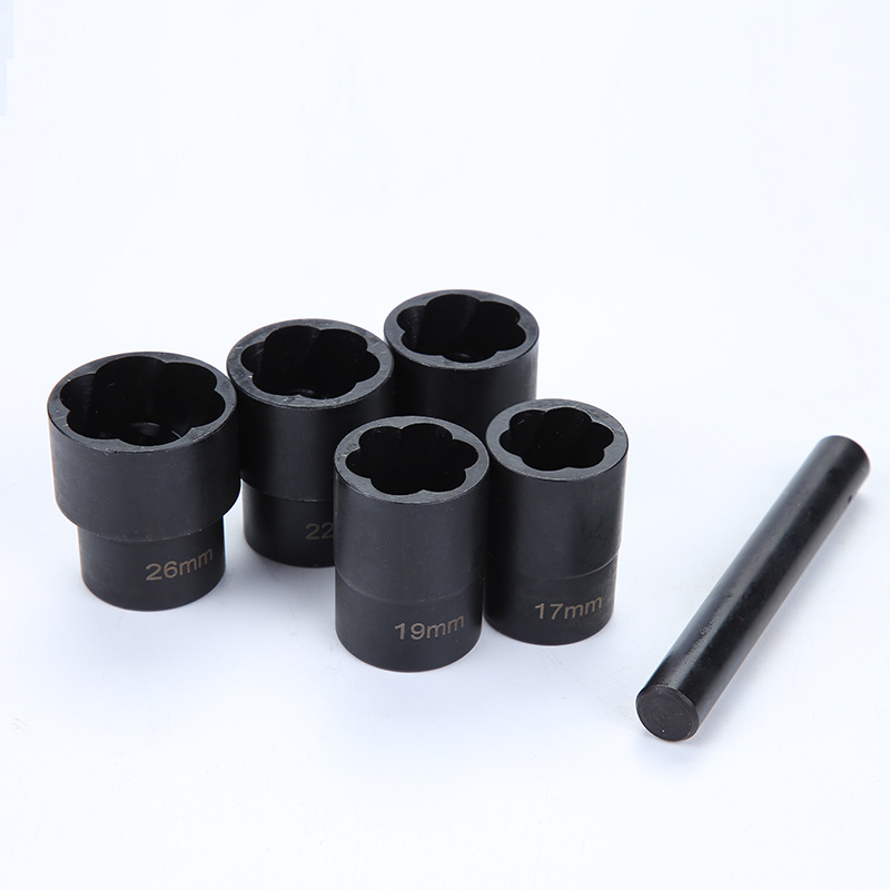 Factory direct sales of long 6-piece sets of damaged nut and bolt removers, 17mm-26mm anti-slip sleeves, machine repair tools Application Scenario