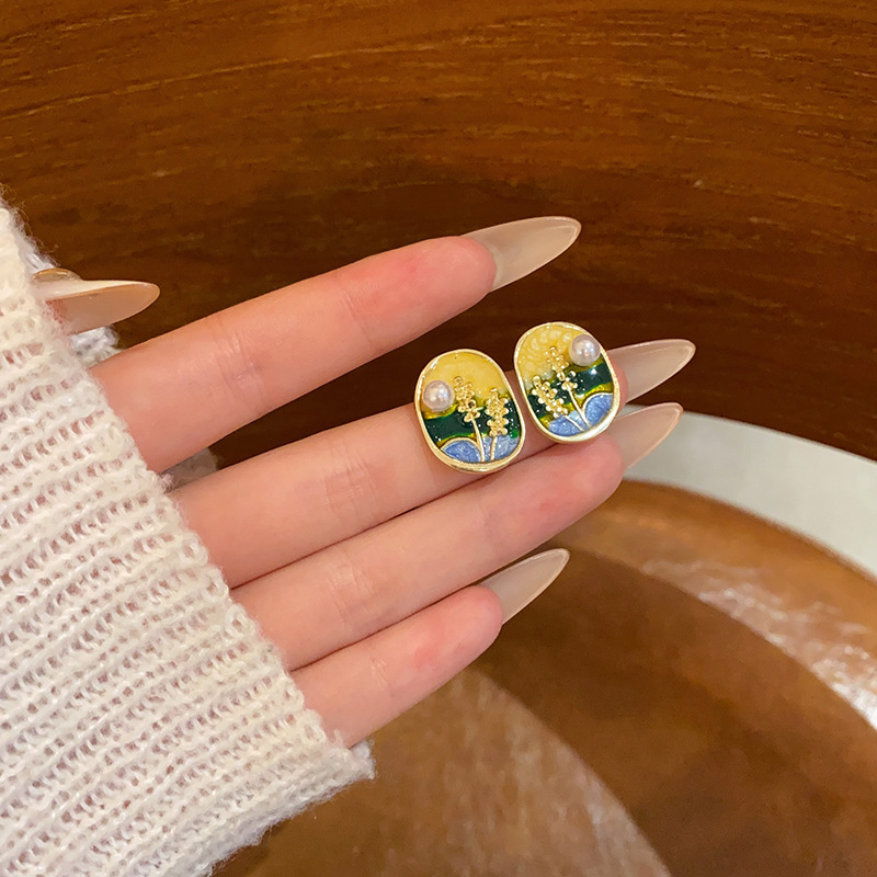 Mid-style Monet garden pearl earrings for women, retro round oil painting stud earrings, 2025 new style, light luxury and elegant earrings full figure