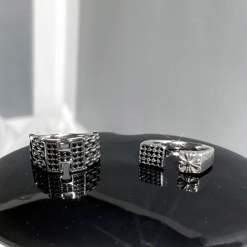 A trendy, retro and unique H-shaped opening ring with a punk punk niche design and a fashionable Internet celebrity adjustable ring full figure
