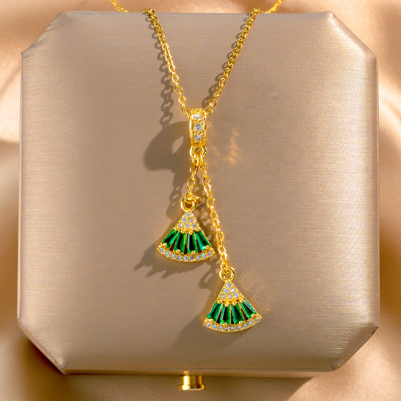 Fashionable and simple green fringed dress, titanium steel necklace, summer bestseller for women, light luxury collarbone chain, high-end accessory full figure