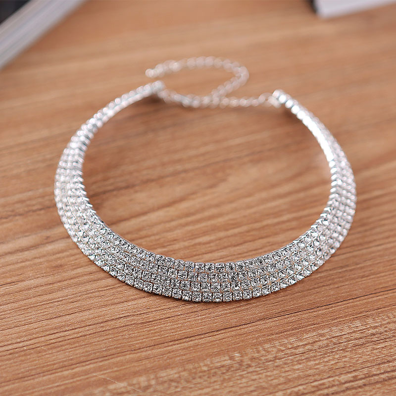 European and American luxurious full-diamond necklaces, bracelets, stud earrings, ring sets, bridal accessories, wedding dress accessories N4673 Application Scenario