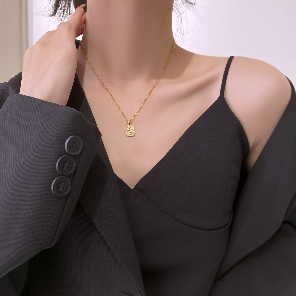 Cross-border best-selling letter M pendant titanium steel necklace for women, exquisite micro-inlaid zircon collarbone chain, high-end accessory wholesale details Picture