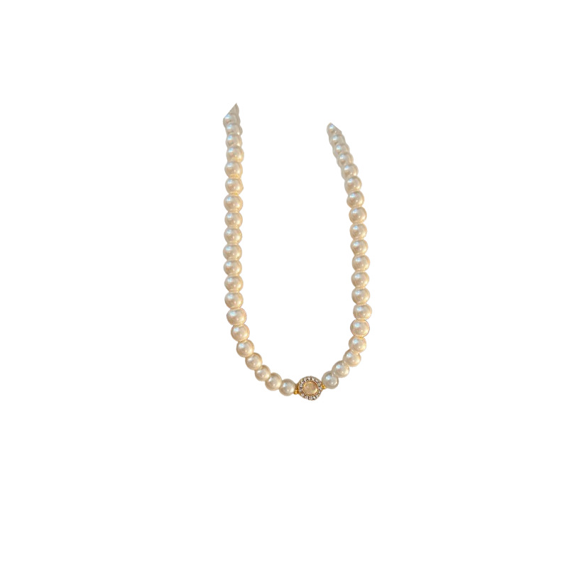"Zhengyuan High-brightness Shijia Pearl Necklace for autumn and winter, handcrafted design, round ball magnetic clasp, French retro sweater chain. Item Picture