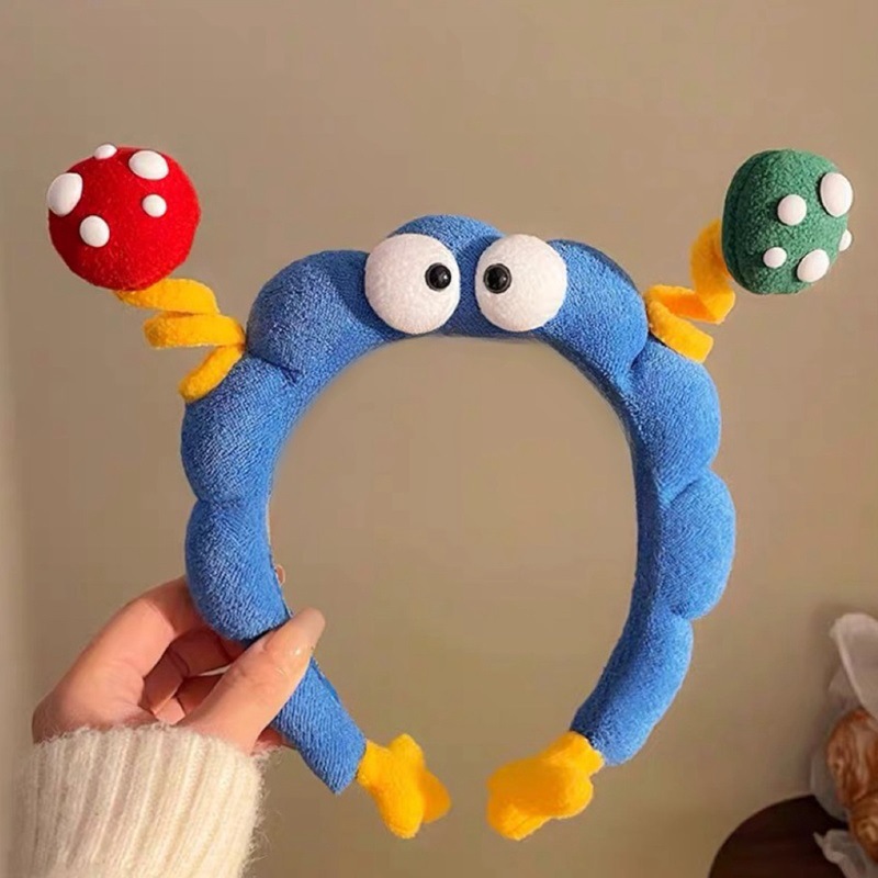 Cute twisty stick, big eyes, face wash hair band, women's 2025 new style, funny hair clip, toothed anti-slip headband, winter headwear Application Scenario