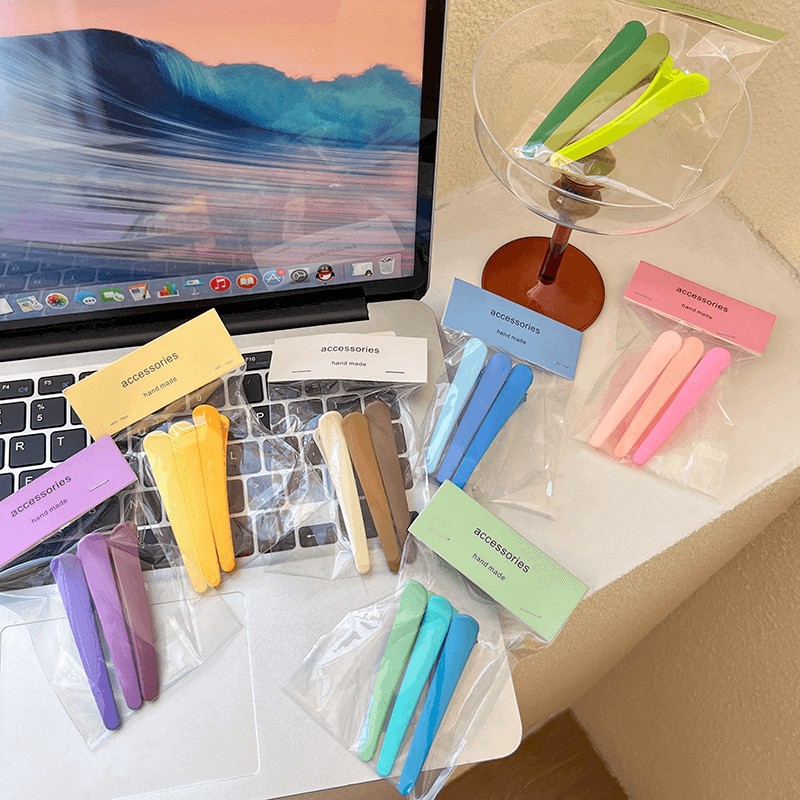 Candy-colored seamless hair clips, sweet matte bb clips, ducktail clips, side bangs clips for girls to wash their faces, hair accessories and headwear details Picture
