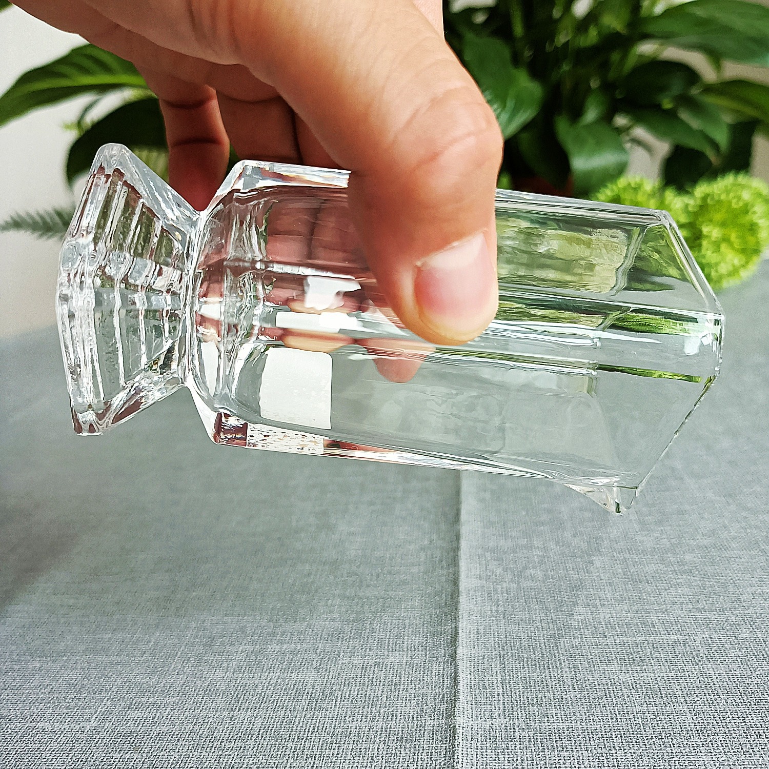 Wholesale of new square glass liquor cups, wine dividers, Chinese-style liquor cups, spirits wine dividers and one-sip cup sets details Picture