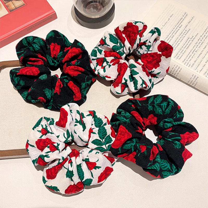 The rose-shaped large intestine hair tie, the same style as Jiang Yan's in the Chinese restaurant, exudes a sense of sophistication. It features a stylish hair accessory and a hair tie Specification drawing