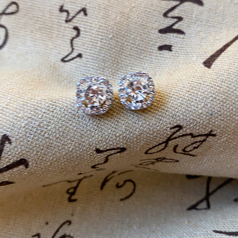 Small and simple full-diamond stud earrings 2025, trendy and high-end style earrings, versatile earrings, 925 silver needle full figure