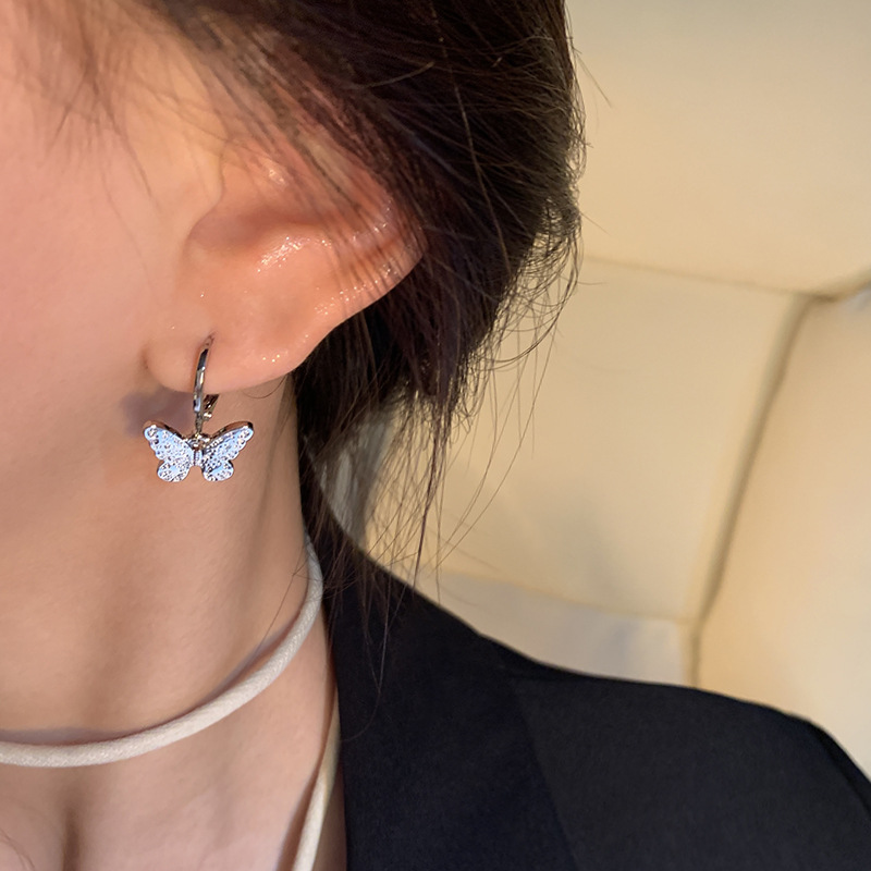 Korean bestsellers, niche and high-end butterfly ear studs, women's small, exquisite, versatile and elegant ear studs, internet-famous earrings Application Scenario