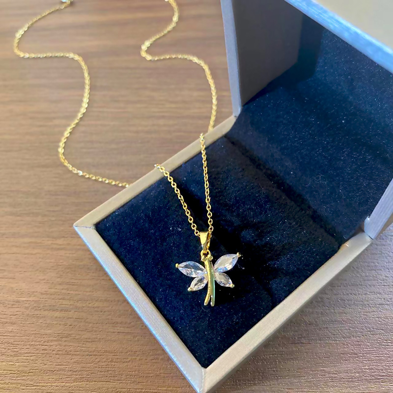 Fashionable, light luxury, full diamond, little swallow pendant, titanium steel necklace, women's light luxury design sense, versatile collarbone chain, Internet celebrity accessory full figure