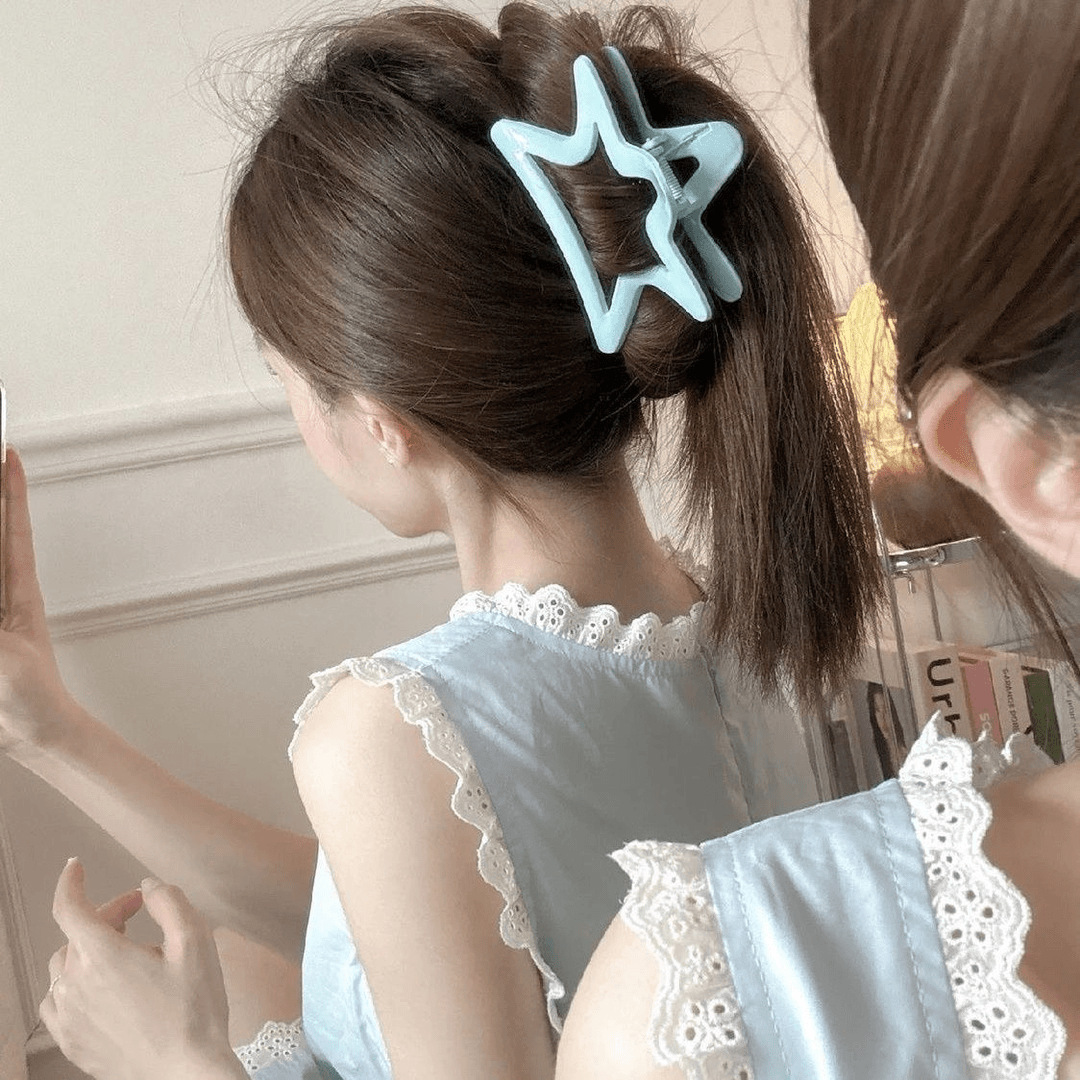 2025 Lake Blue Star Hair clip for Women, a high-end, delicate, sweet and cool style grab plate hair shark clip full figure