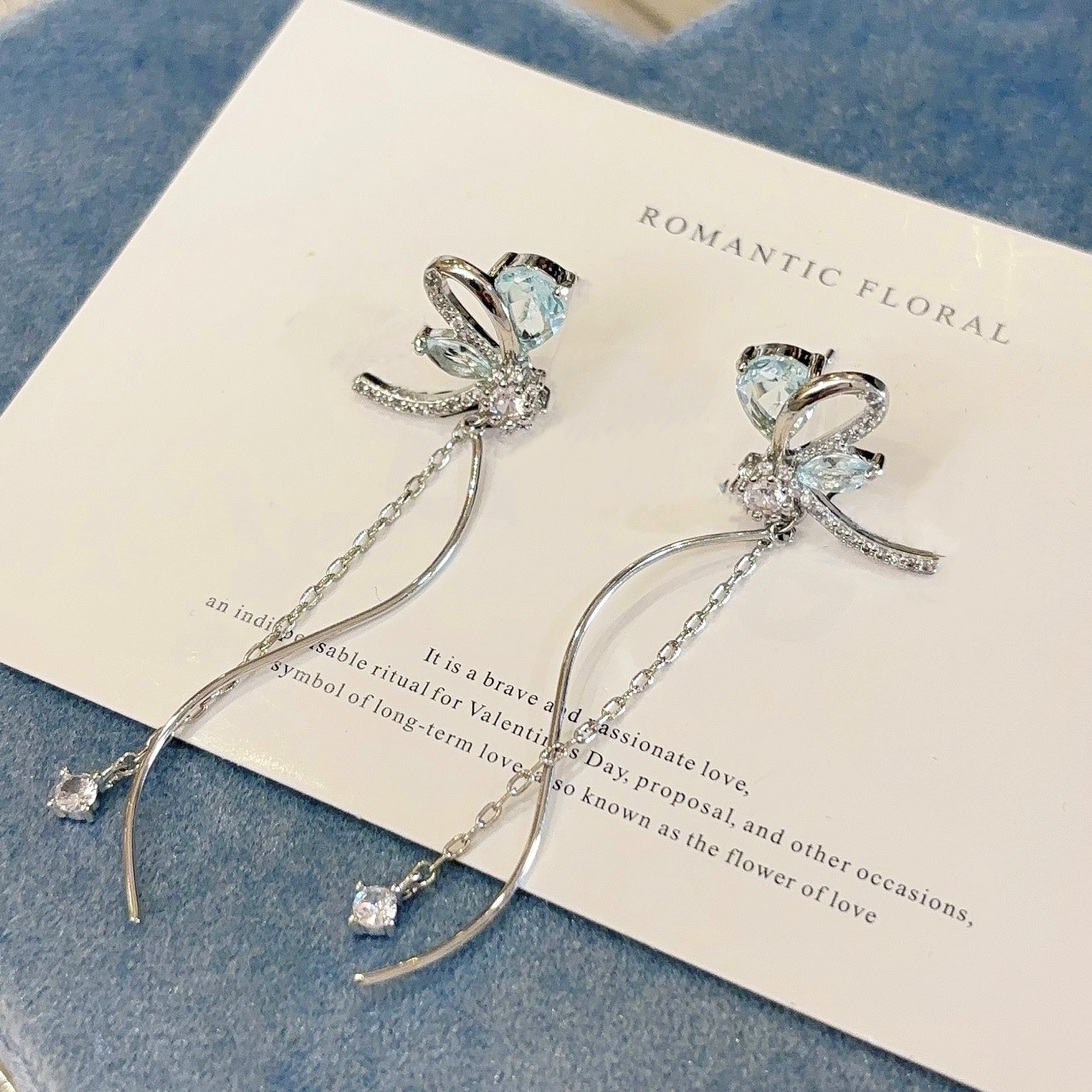 The super fairy butterfly tassel earrings exude a high-end feminine charm, exude a fashionable and light luxury style. The long stud earrings are versatile and are exquisite earrings that are popular among Internet celebrities Application Scenario