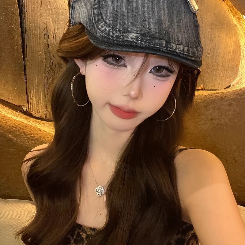 The latest exaggerated plain ring ear rings for women in a cold style are suitable for round and square faces. These earrings exude a simple yet sophisticated look. Wholesale of earrings Specification drawing