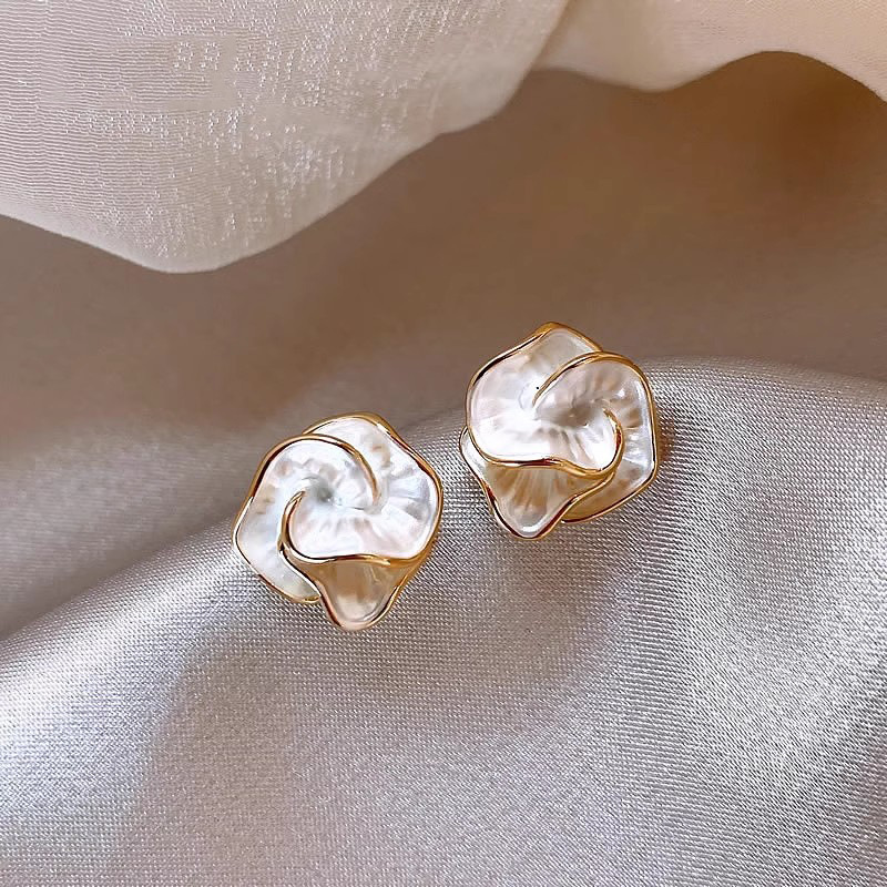 Unique camellia stud earrings for women 2025 new bestsellers, niche design, light luxury, high-end and elegant earrings full figure