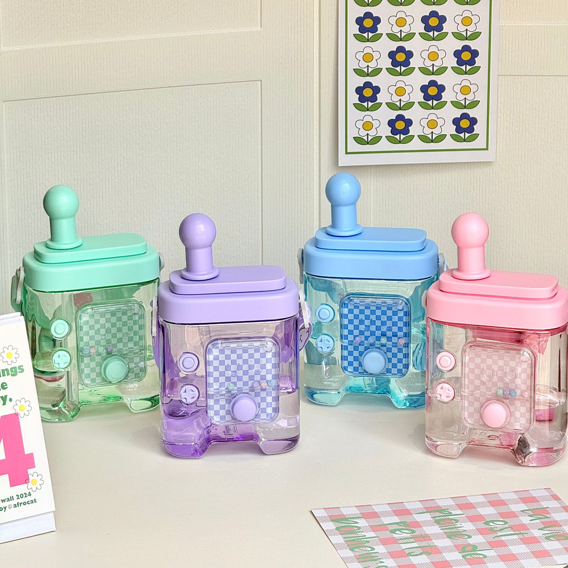 Fun game machine water cup, children's creative high appearance level straw cup, summer high appearance level female student slanted cross cup details Picture