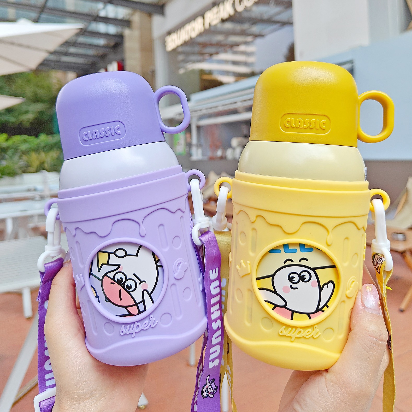 New cute insulated cup, portable one-lid dual-purpose water bottle for kindergartens, anti-drop slanted span outdoor stainless steel cup full figure