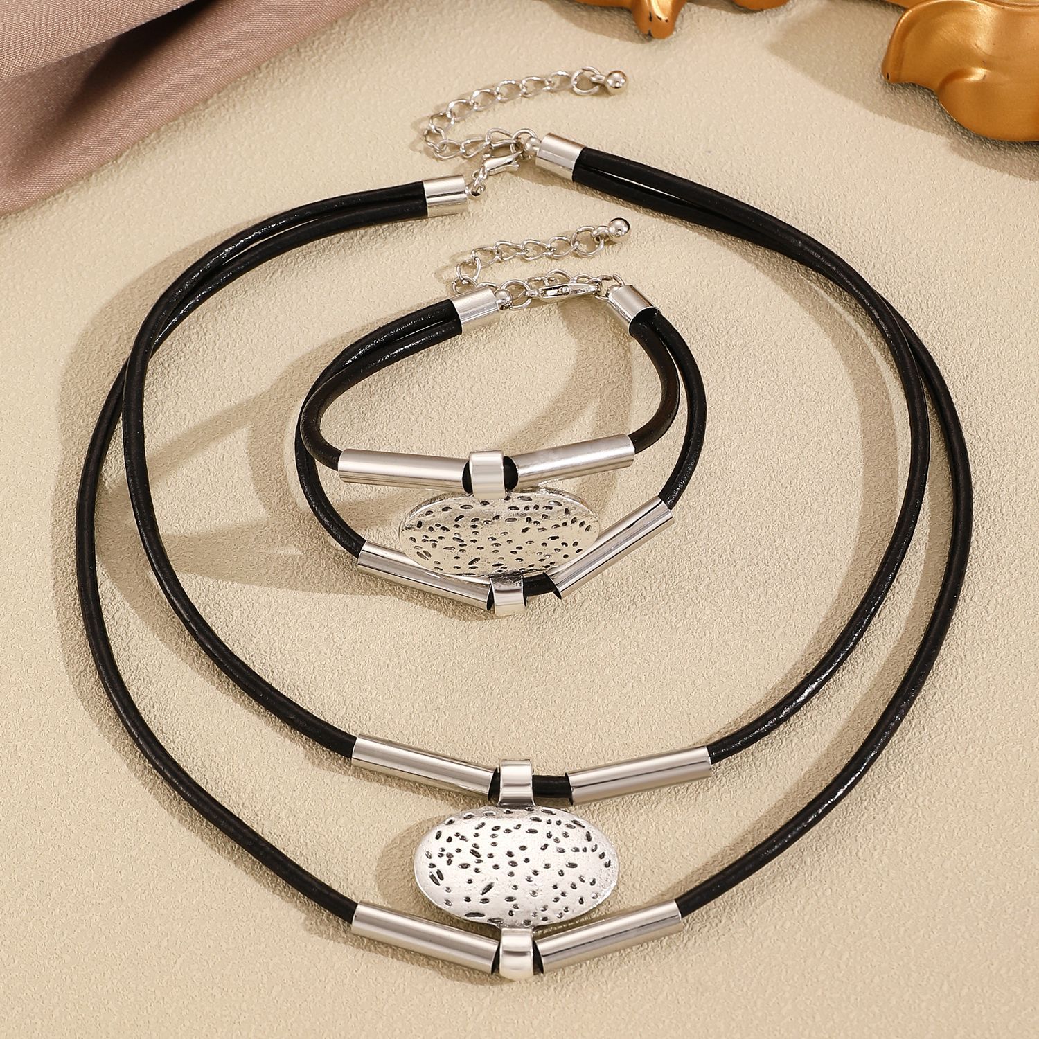 European and American cross-border accessories, ins cylindrical leather wax thread bracelet necklace set jewelry, women's hip-hop multi-layer collarbone chain Application Scenario