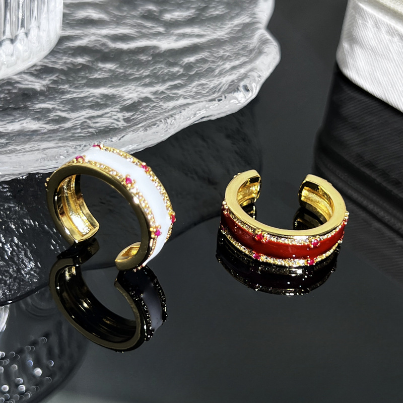 A light luxury wide-plate enamel drop glaze fashionable open ring with a neutral style and a high-end feel, a unique and niche retro ring details Picture