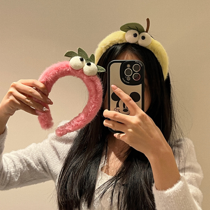 Fluffy eye headband, cute cartoon pink strawberry hairpin, energetic girl high head headband, hair tie and hair accessory Specification drawing