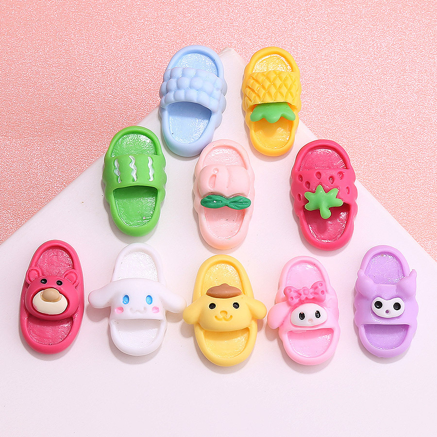 Cartoon Sanrio slippers, diy cream glue resin accessories, phone cases, hair accessories, fridge magnets, water cup patches full figure