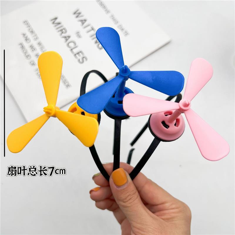 Cute and creative bamboo dragonfly hair bands, windmill hair clips, fun Children's Day gifts, performance props, adult hair accessories Application Scenario