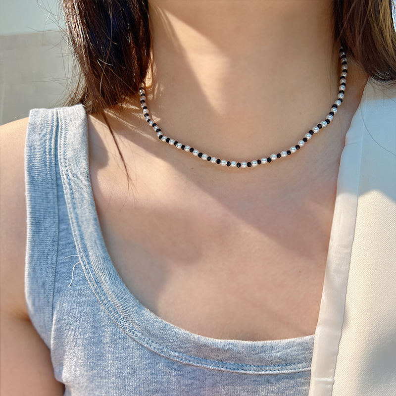 A high-end, niche, light luxury, gentle and simple black and white beaded necklace for women, a new 2024 trendy and popular collarbone necklace Specification drawing