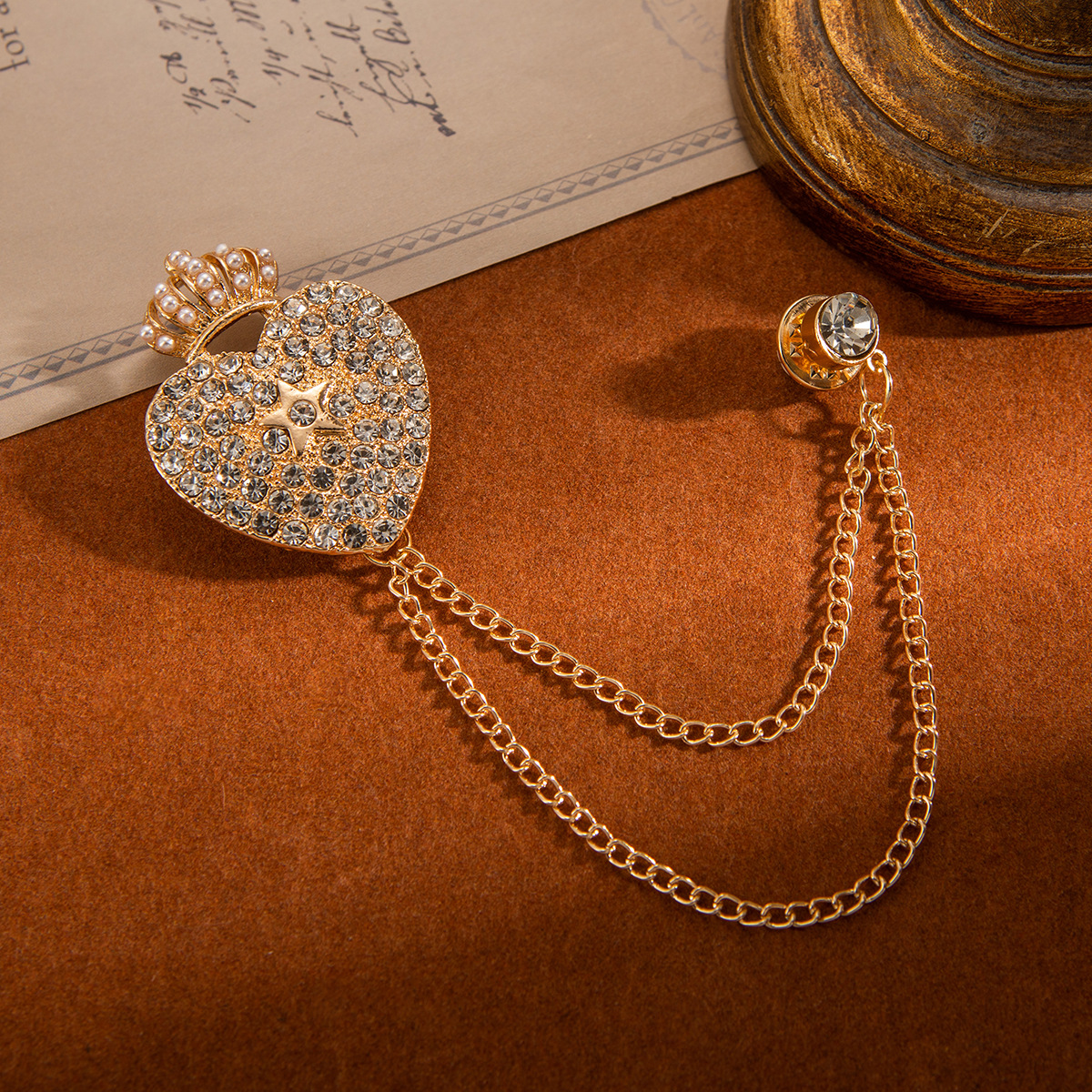 European court retro alloy brooch, light luxury tassel brooch, collar pin accessory, fashionable crown with diamonds, simple and versatile Specification drawing
