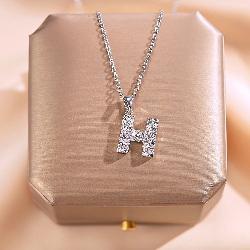 Korean style and personality H-letter pendant titanium steel necklace, women's Instagram trendy light luxury collarbone chain full of zircon exquisite jewelry Specification drawing
