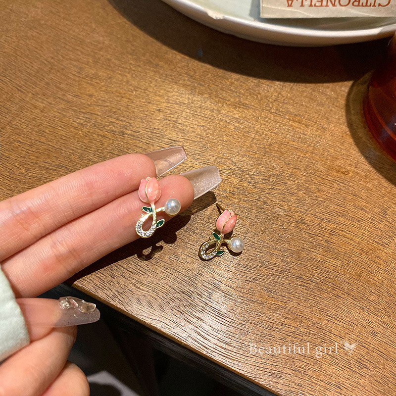 S925 Silver Needle Fresh Tulip earrings for Women, trendy and versatile on Instagram, elegant and high-end pearl stud earrings Specification drawing
