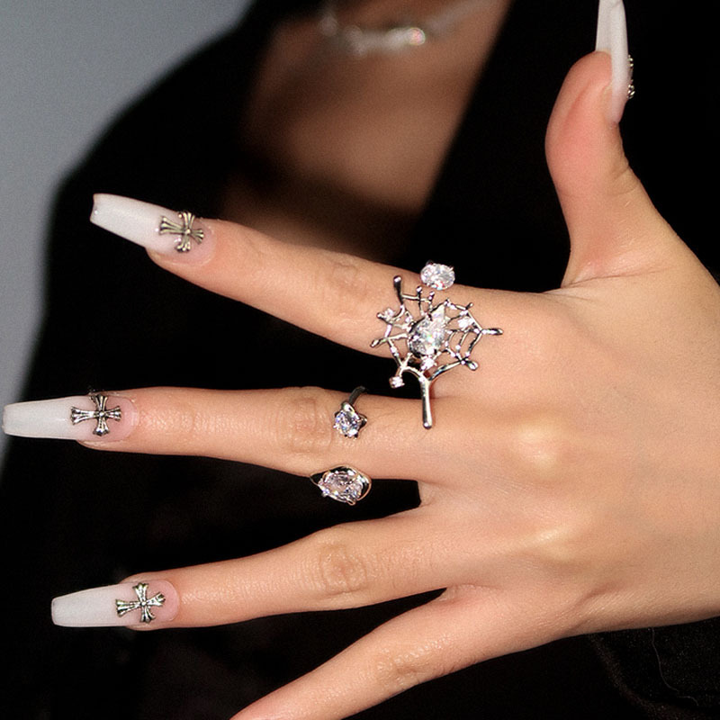 Sweet and cool spider web zircon ring for women, with a unique hollowed-out design sense, dark and cold style food ring, trendy and cool full figure