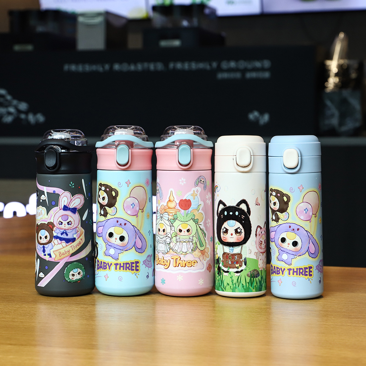 New 304 stainless steel cartoon pea cup, outdoor portable handle insulated cup, double-layer vacuum gift water cup full figure