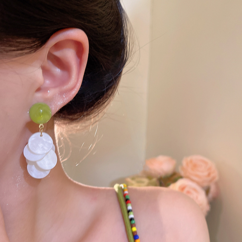 Avocado green earrings for women, 2025 new bestsellers, vacation-style stud earrings, trendy and versatile earrings wholesale Application Scenario