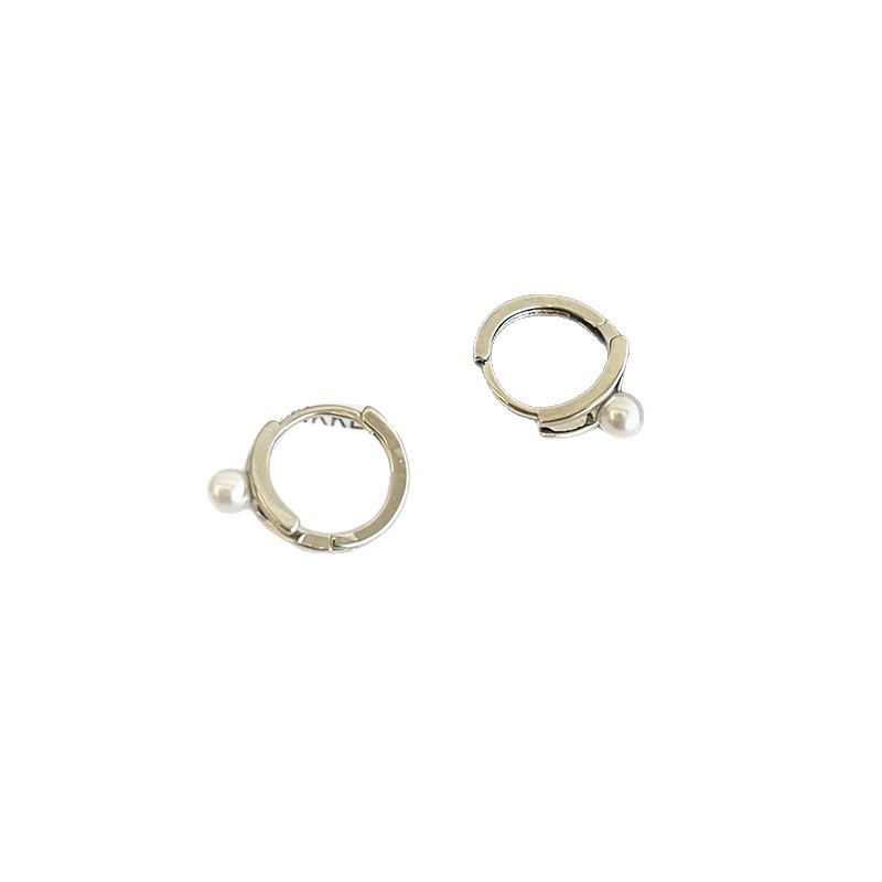 Asymmetrical pearl ear loops for women, fashionable, niche, light luxury, high-end and elegant earrings, cold style, small circle ear loops for women Item Picture