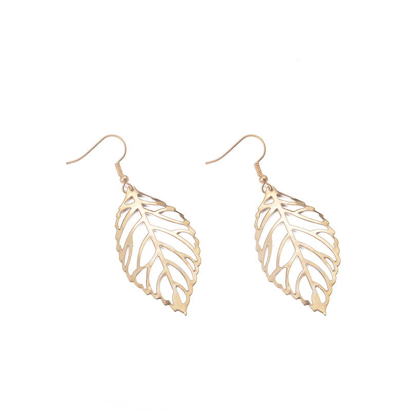 European and American foreign trade fashionable and simple forest-style alloy leaf earrings, stud earrings, new leaf earrings wholesale for women Item Picture