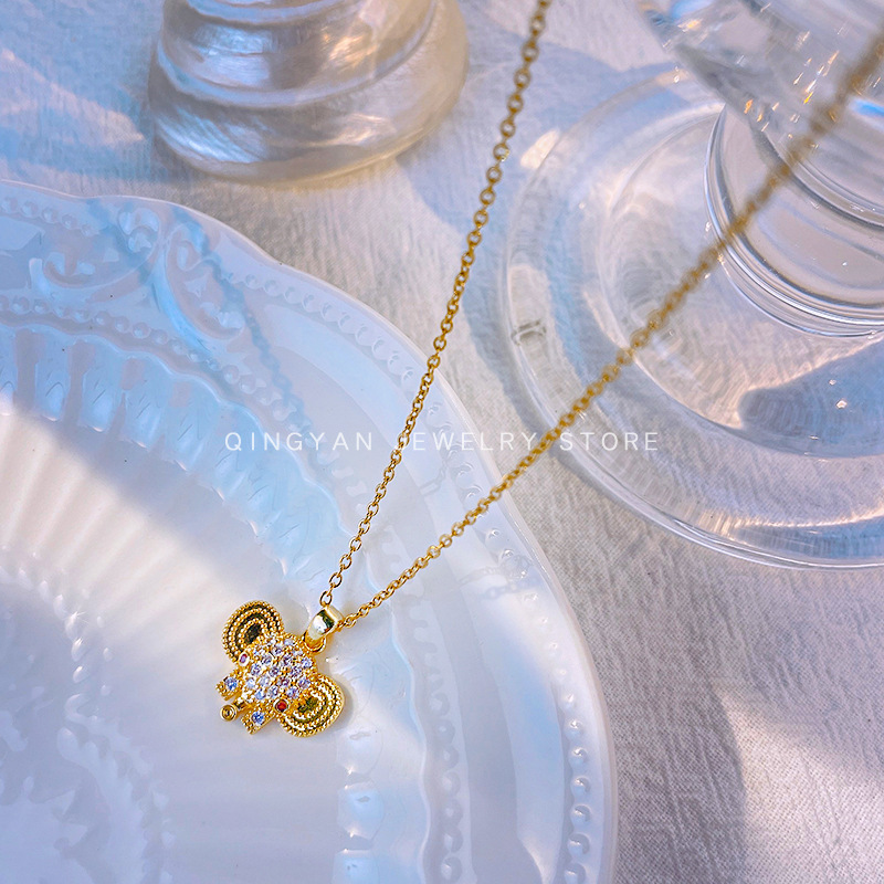 Korean style, light luxury, auspicious little elephant pendant, titanium steel necklace, women's niche design sense, versatile collarbone chain accessory Specification drawing