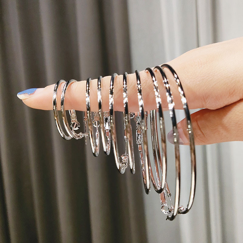 European and American exaggerated and simple ear rings, versatile and high-end, plain ring earrings, trendy exaggerated circle stud earrings full figure