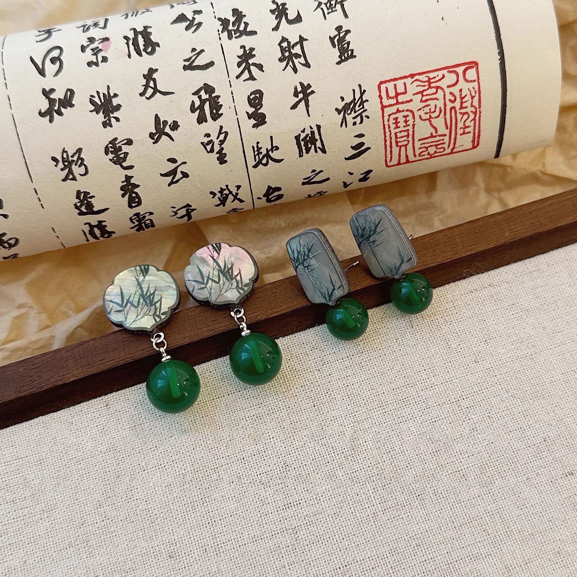 New Chinese-style bamboo leaf earrings with a light luxury and high-end feel, women's retro imitation green agate earrings with a grand and elegant style details Picture