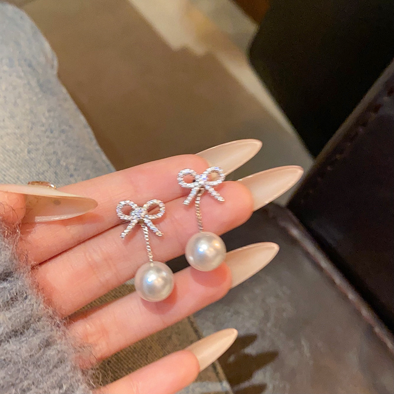 Super Flash Zircon butterfly tassel pearl earrings, women's light luxury and high-end autumn and winter earrings, back-hanging stud earrings full figure
