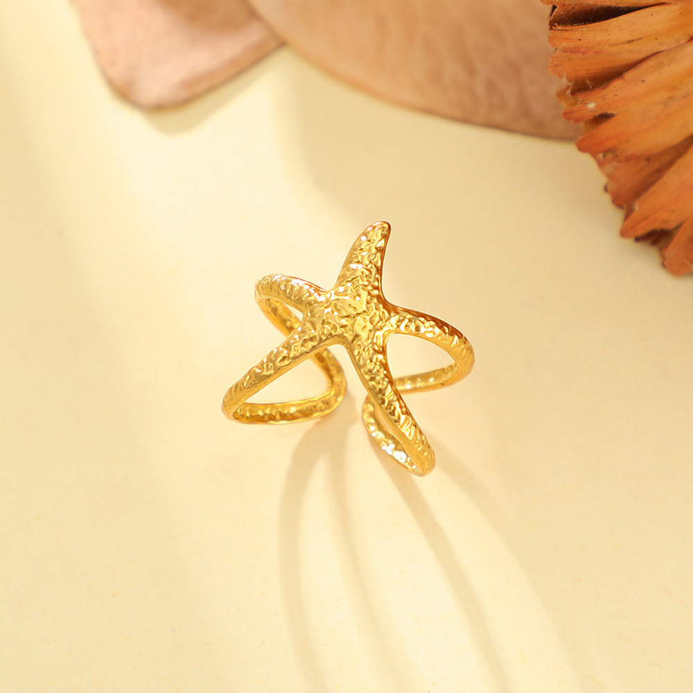 European and American trend vacation day, ocean shell starfish, exaggerated stainless steel ring, women's non-fading 18k gold jewelry Application Scenario