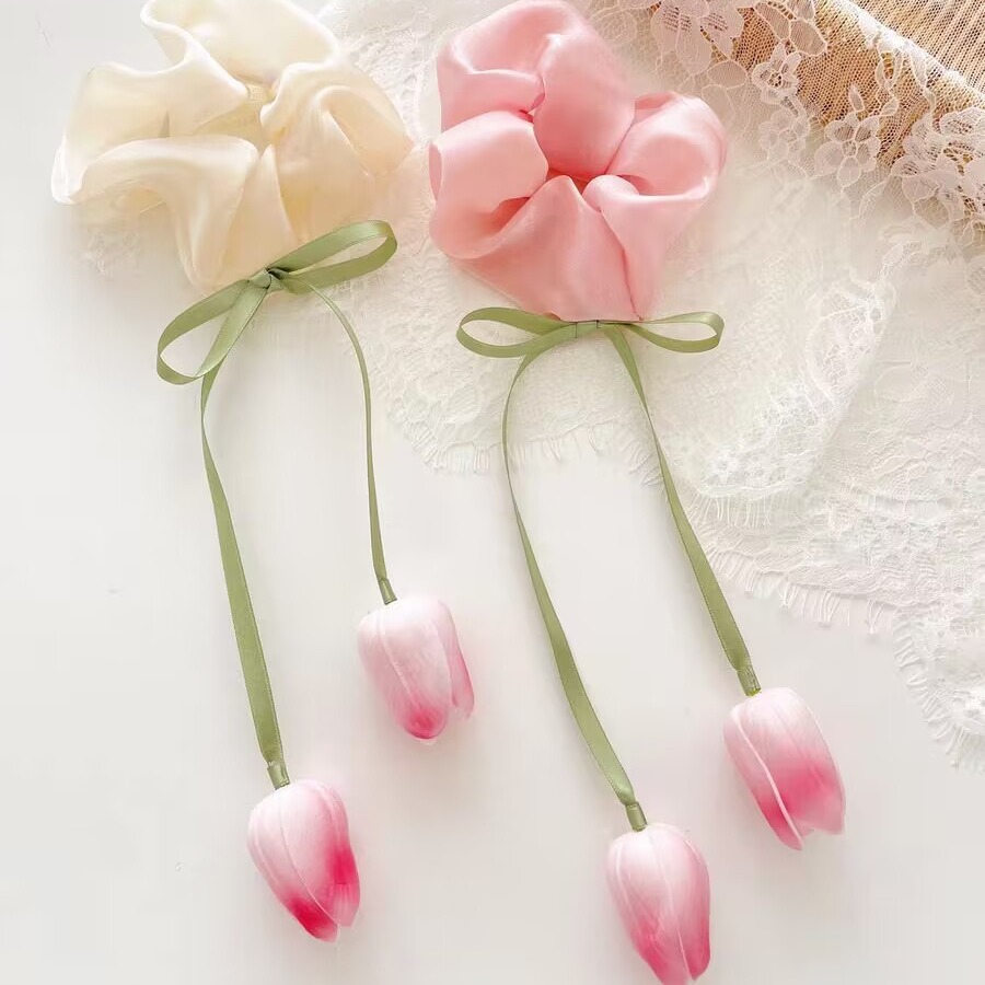 Gentle and sweet tulip flower large intestine hair band, women's niche design sense, bun hairstyle, hair tie, Korean-style hair accessory Application Scenario