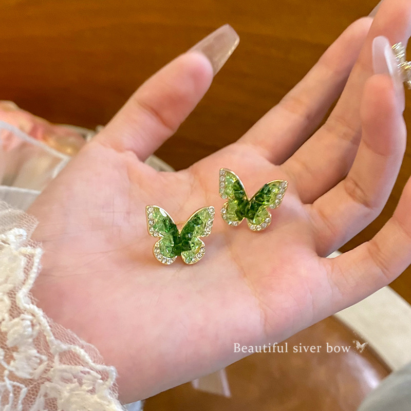 Forest-themed green crystal butterfly earrings for women, summer French retro gradient stud earrings, elegant and high-end, popular earrings Specification drawing