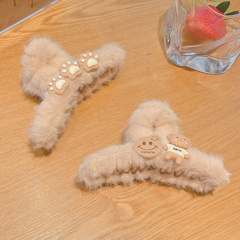 Autumn and winter plush claw, cat paw, bear hair, back of the head, shark clip, hair clip, children's hair clip, headwear details Picture