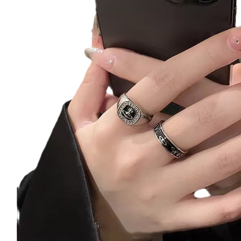 The European and American personalized Saturn ring is a high-end, versatile, light luxury, trendy and niche design. It is a zircon planet open ring Item Picture