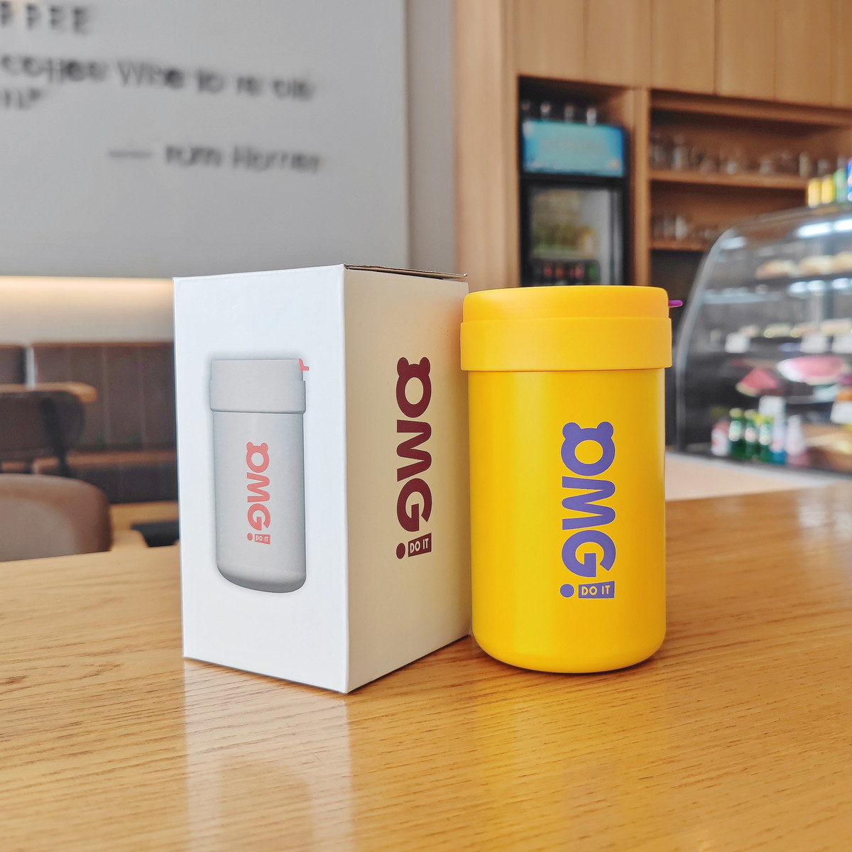 Wholesale of simple adult insulated cups with straws, portable coffee cups, fresh and high-quality office stainless steel water cups Application Scenario